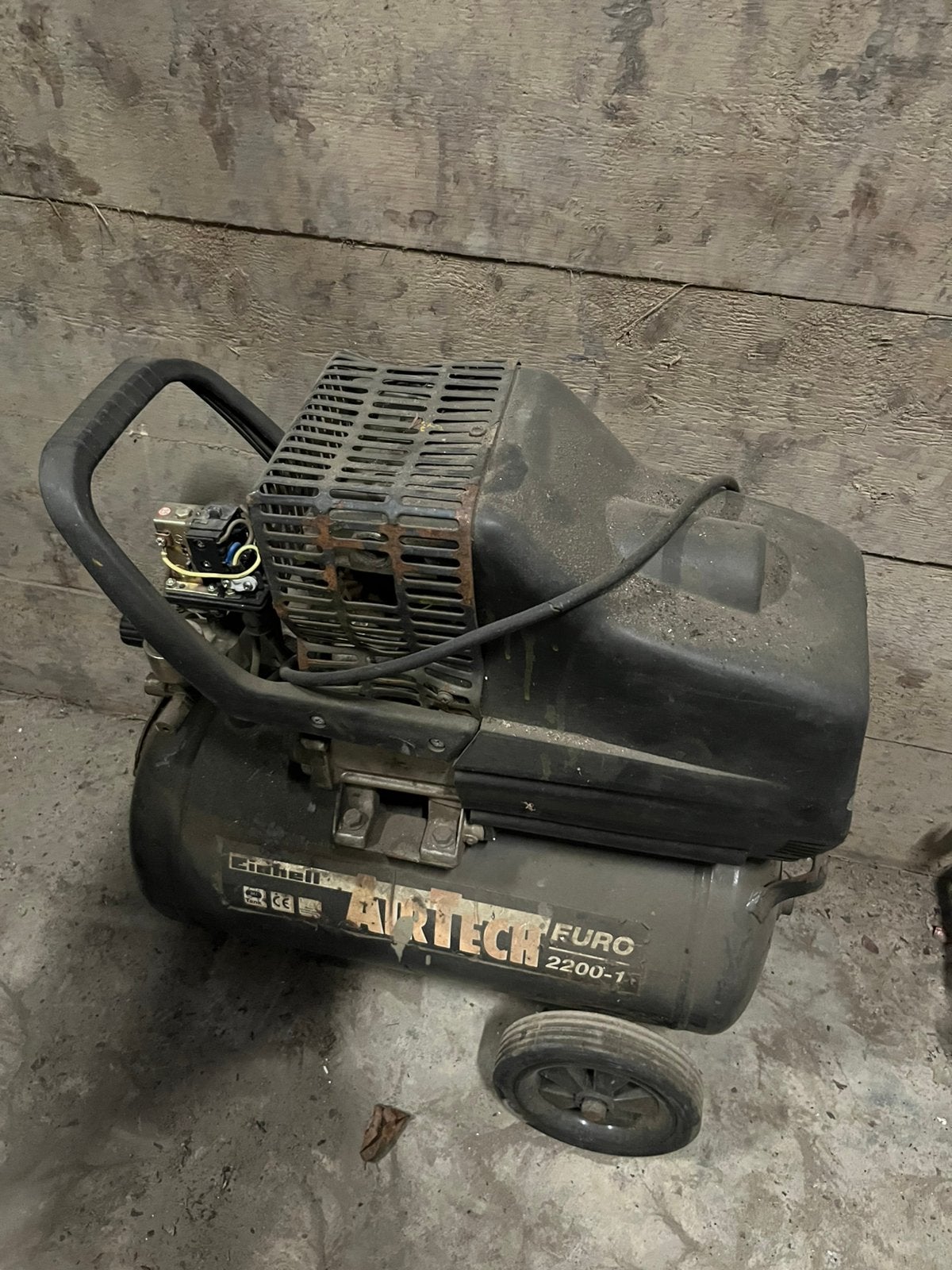 Compressor, Doe-het-zelf en Verbouw, Compressors, Minder dan 25 liter, Ophalen, Gebruikt, 6 tot 10 bar