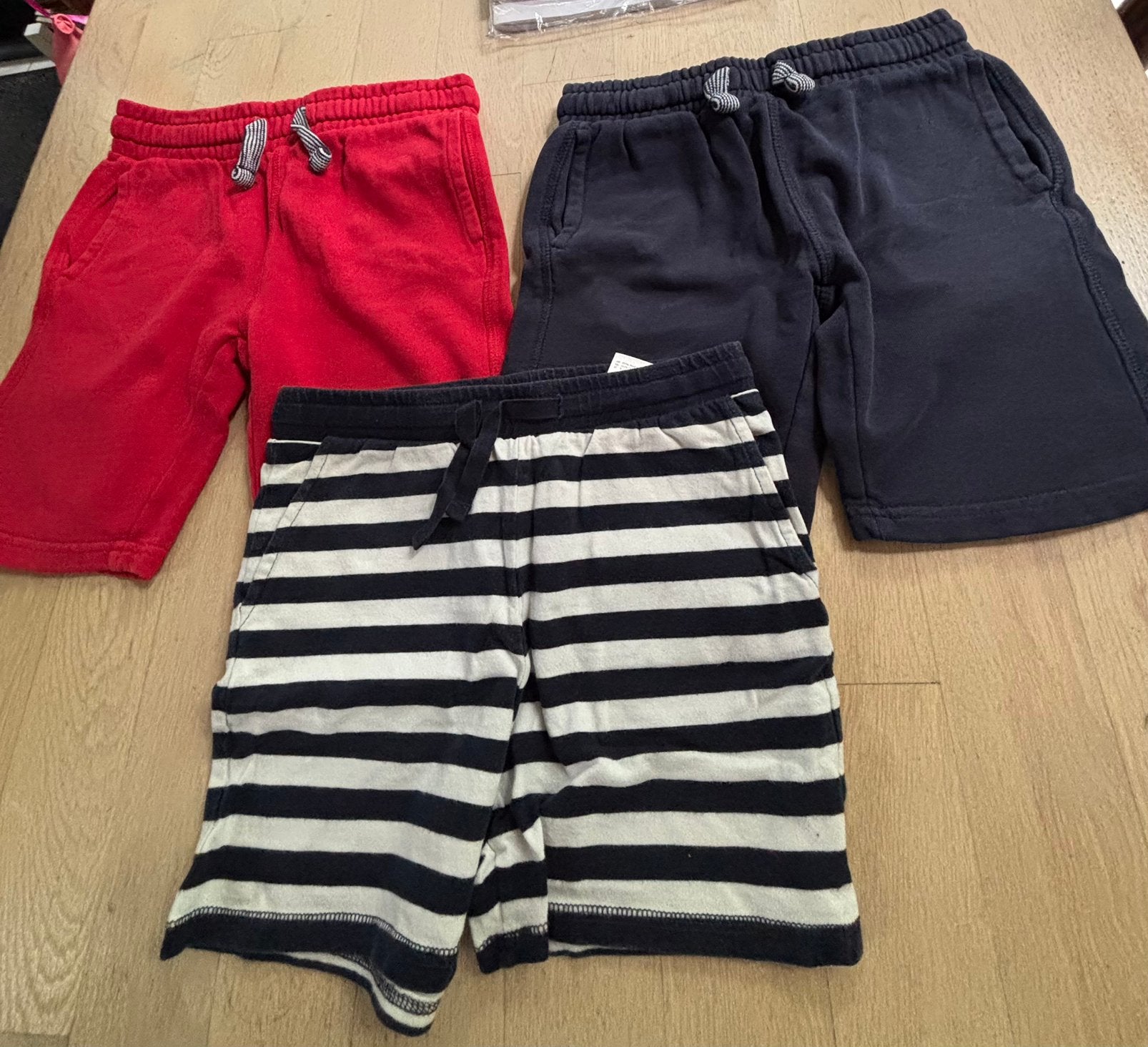 3 x kniebroekjes maat 110-116, Kinderen en Baby's, Kinderkleding | Maat 116, Broek, Verzenden, Zo goed als nieuw, Hema