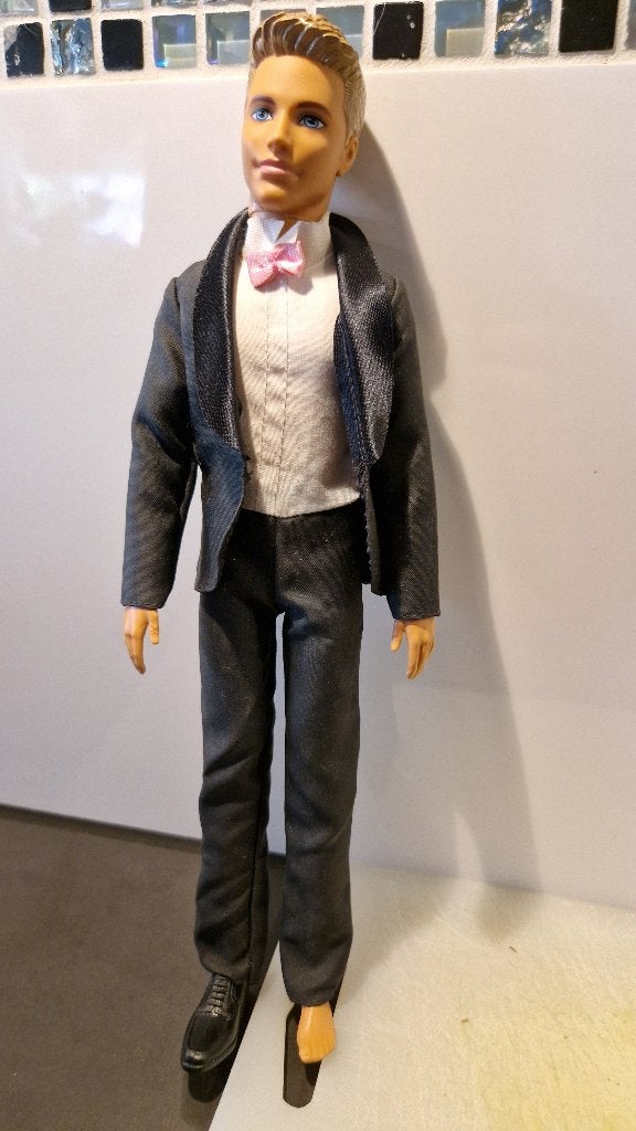 Barbie Style Ken Pop, tuxedo pak, Kinderen en Baby's, Ophalen of Verzenden, Gebruikt, Barbie