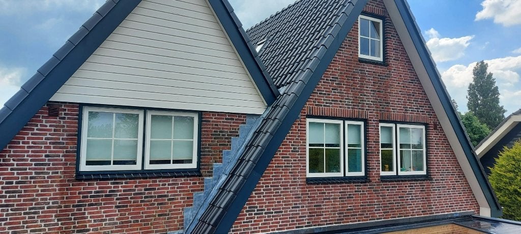 Glazenwasser en gecertificeerd softwashspecialist!, Schoonmaken bedrijfsruimte