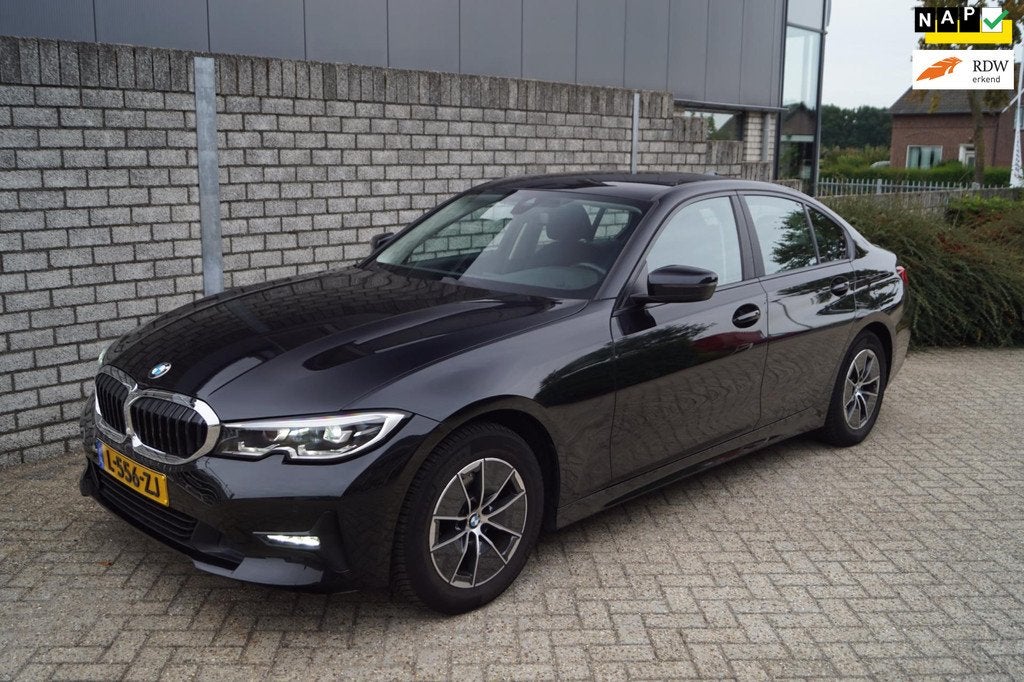 BMW 3-serie 320i Business Edition Autom Navi Clima Apple Car, 1998 cc, Gebruikt, 4 cilinders, Zwart