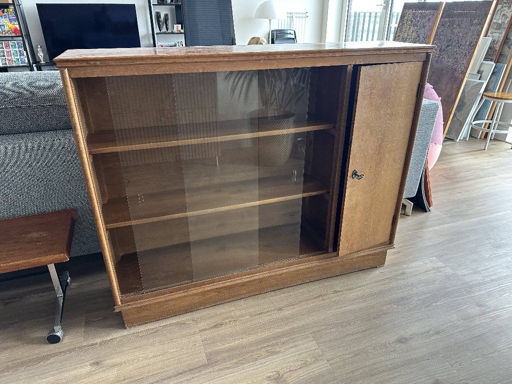 Vitrinekast vintage jaren 50, Ophalen