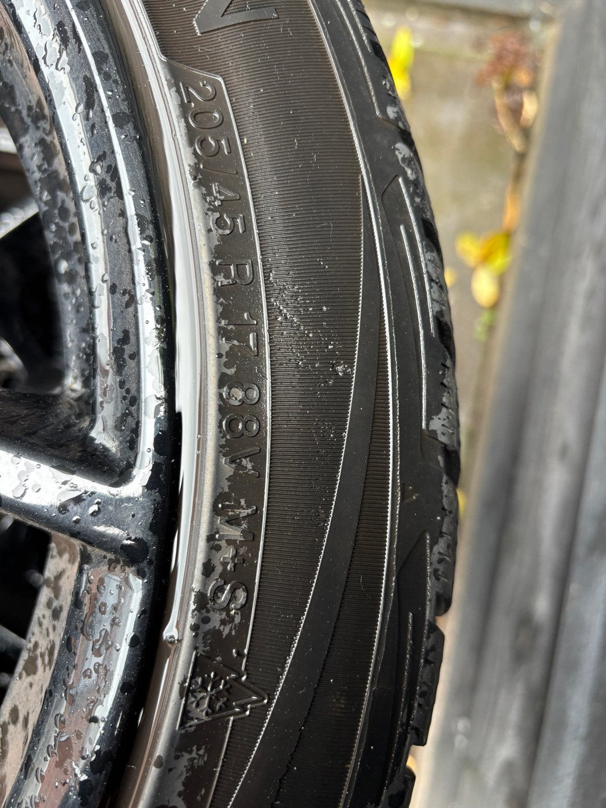 Vredestein winterbanden met velgen - 205/45 R17, Auto-onderdelen, Banden en Velgen, Ophalen, Gebruikt, Banden en Velgen, 17 inch