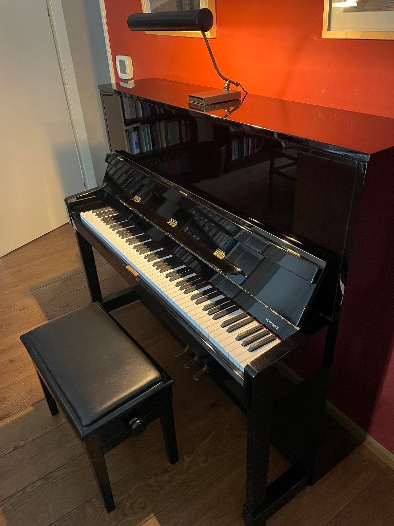 Petrof 125M1 piano uit 2007 gestemd en in perfecte staat, Ophalen, Zwart, Zo goed als nieuw, Piano