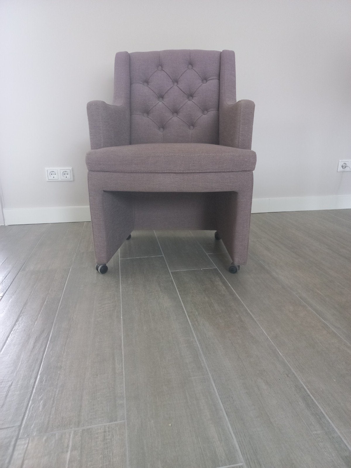 4 stuks Comfortabele paarse fauteuil met wieltjes, Huis en Inrichting, Fauteuils, Ophalen, Gebruikt, Minder dan 75 cm, 50 tot 75 cm