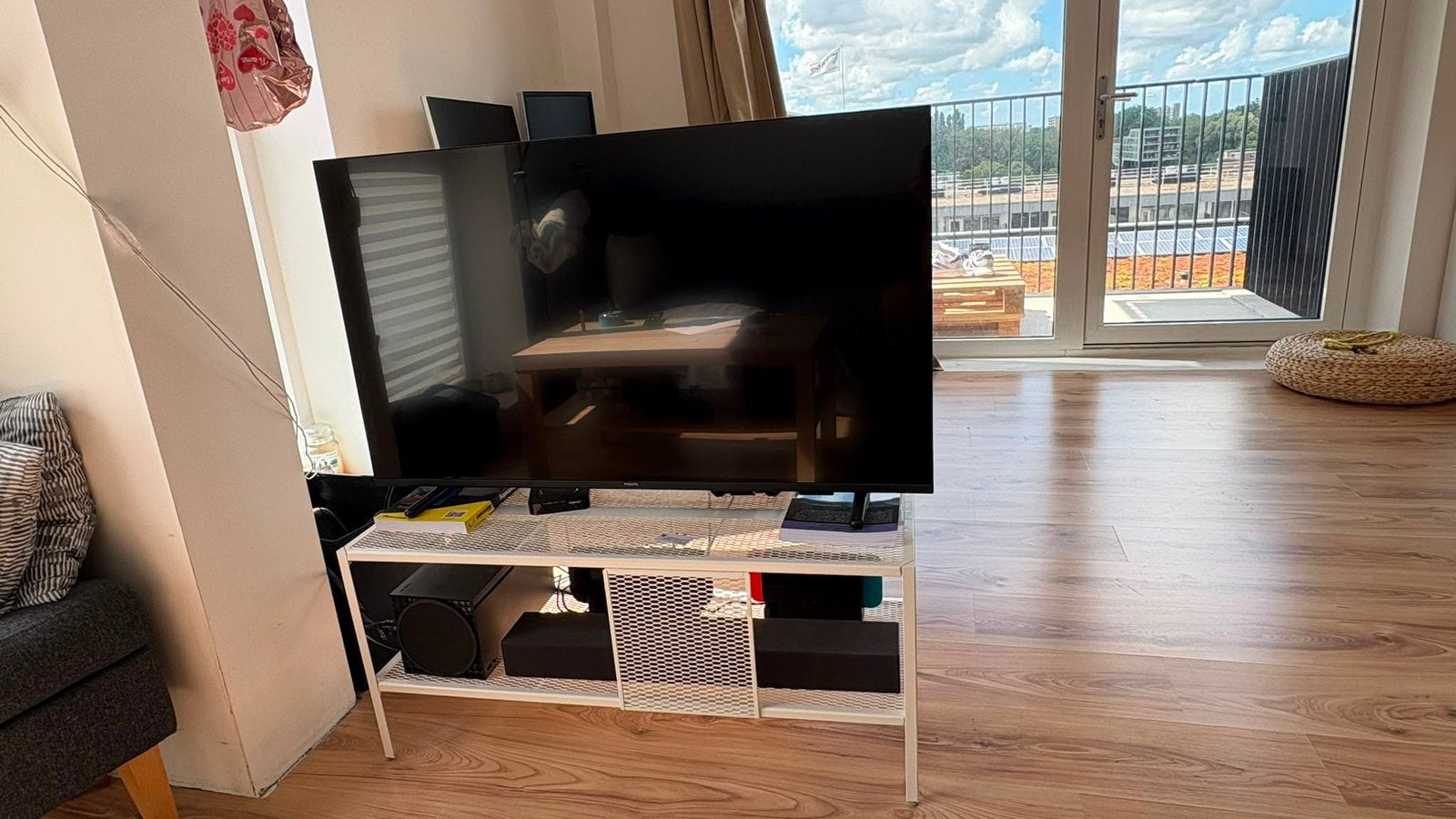 Tv, tv tafel, schermpje, Ophalen, Zo goed als nieuw, 25 tot 50 cm, Minder dan 100 cm