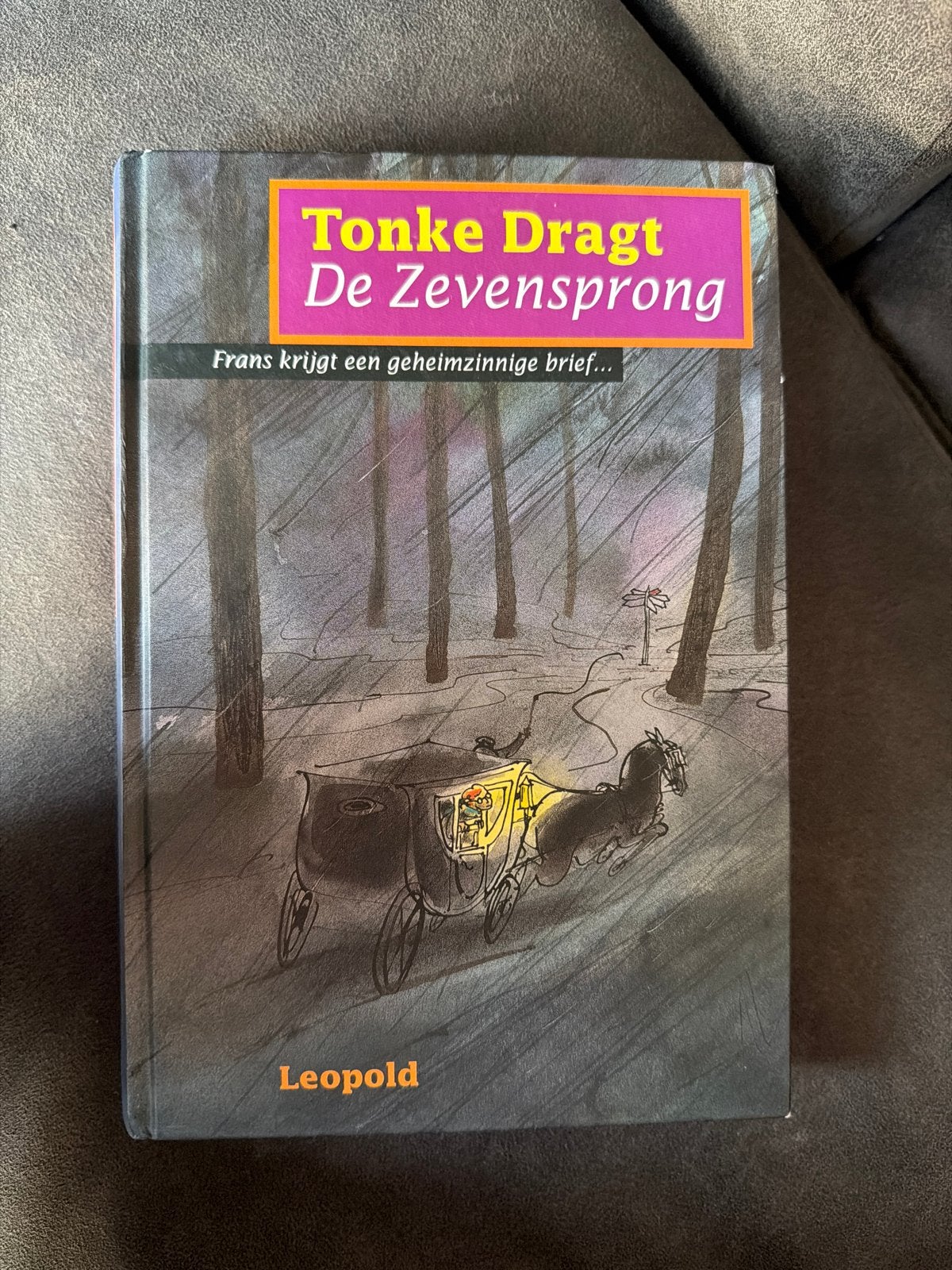 Tonke Dragt - De Zevensprong (Hardcover), Ophalen of Verzenden, Zo goed als nieuw, Fictie