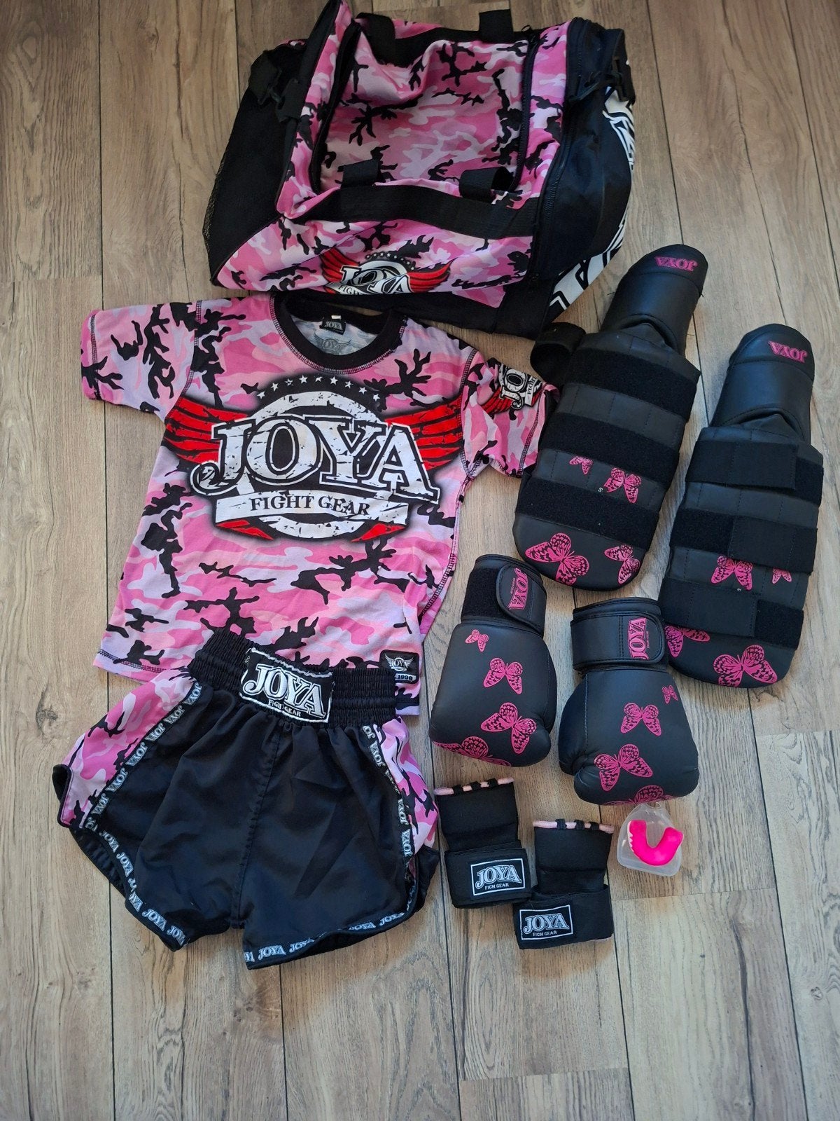 Joya Fight Gear vechtsportset voor kinderen kickboxen, Sport en Fitness, Vechtsporten en Zelfverdediging, Gebruikt, Overige, Maat XS of kleiner