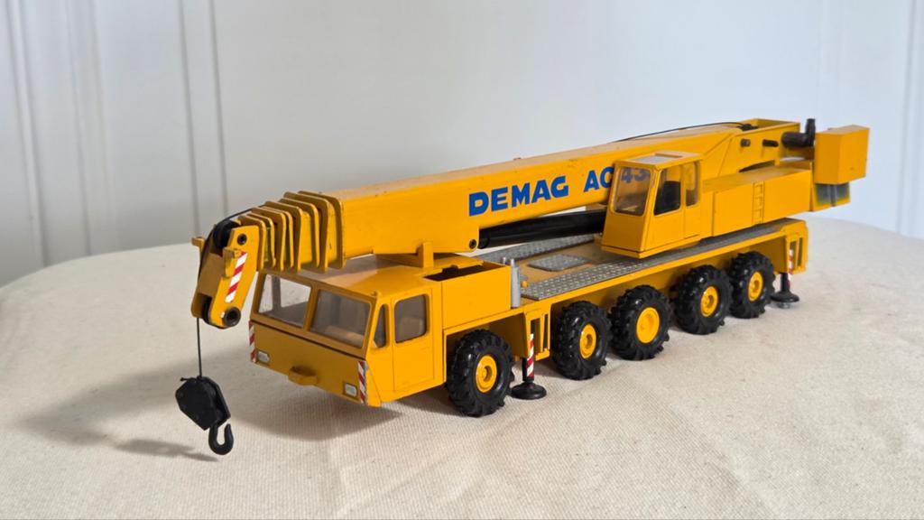 Oude 1:50 Conrad Demag AC 435 hijskraan 2081 kraanwagen, Ophalen of Verzenden, Gebruikt, Hijskraan, Tractor of Landbouw, Conrad