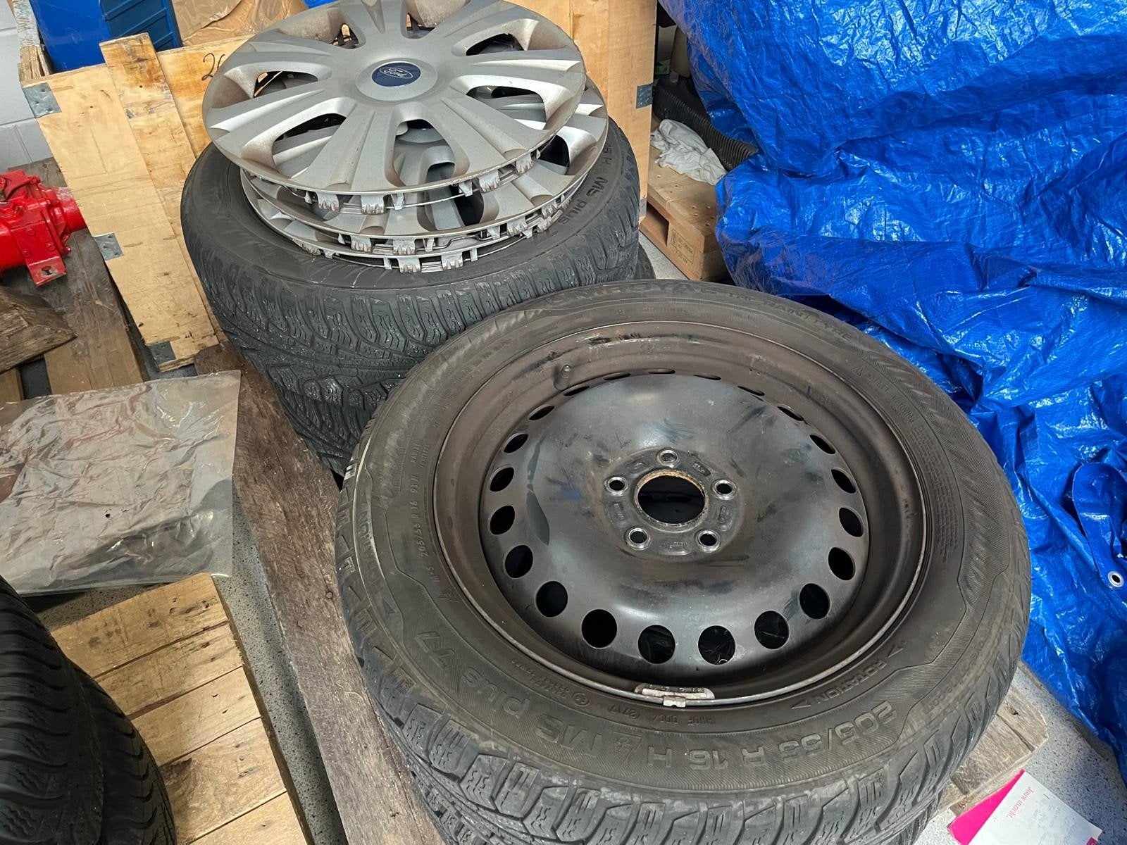 Winterbanden met TPMS en originele Ford wieldoppen, Ophalen, Gebruikt, Ford