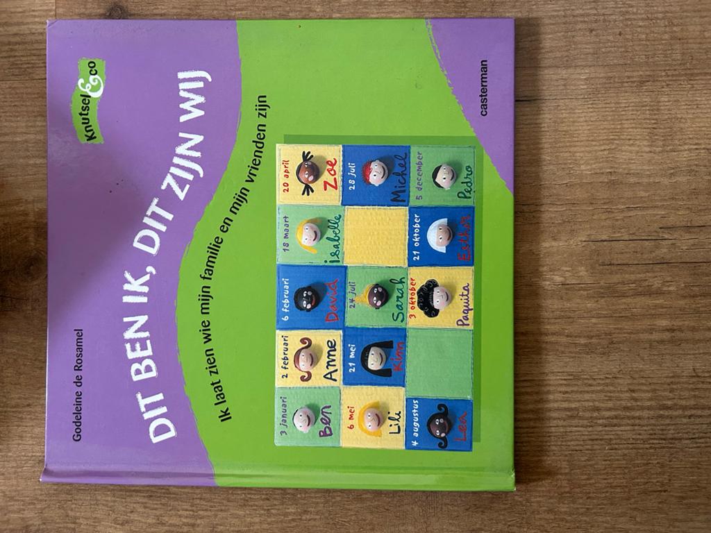 Dit ben ik, dit zijn wij - Mijn familie en vrienden, Boeken, Kinderboeken | Jeugd | onder 10 jaar, Ophalen, Zo goed als nieuw