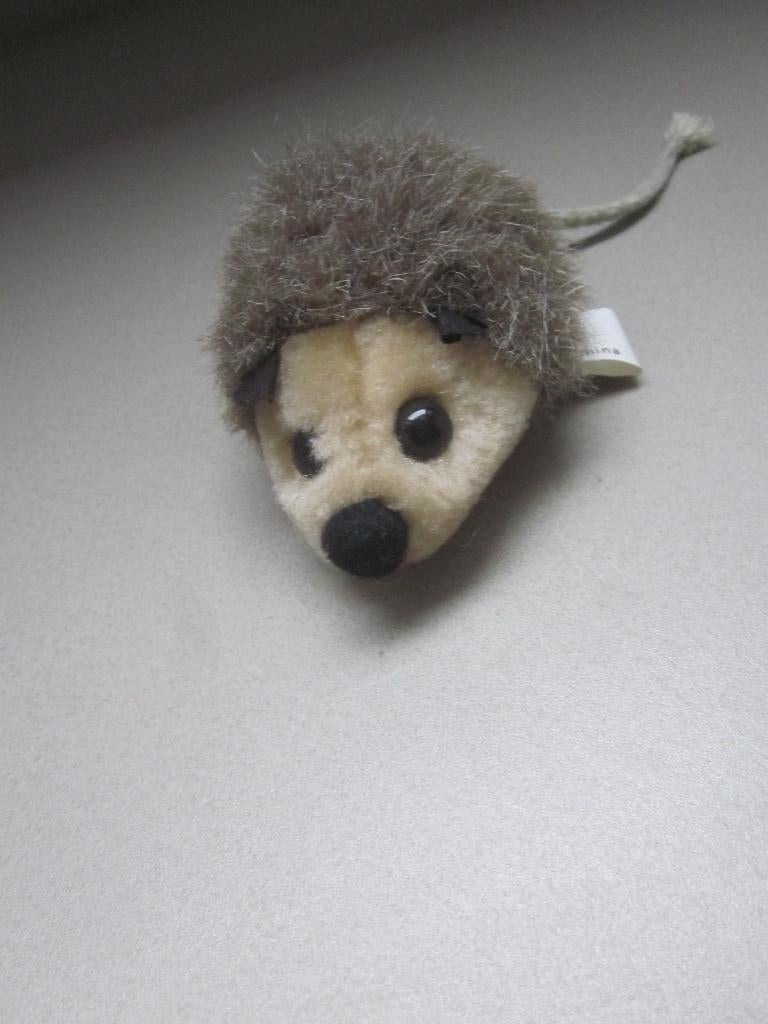 Klein schattig superzacht pluche egel knuffel.Merk onbekend., Ophalen of Verzenden, Nieuw, Konijn