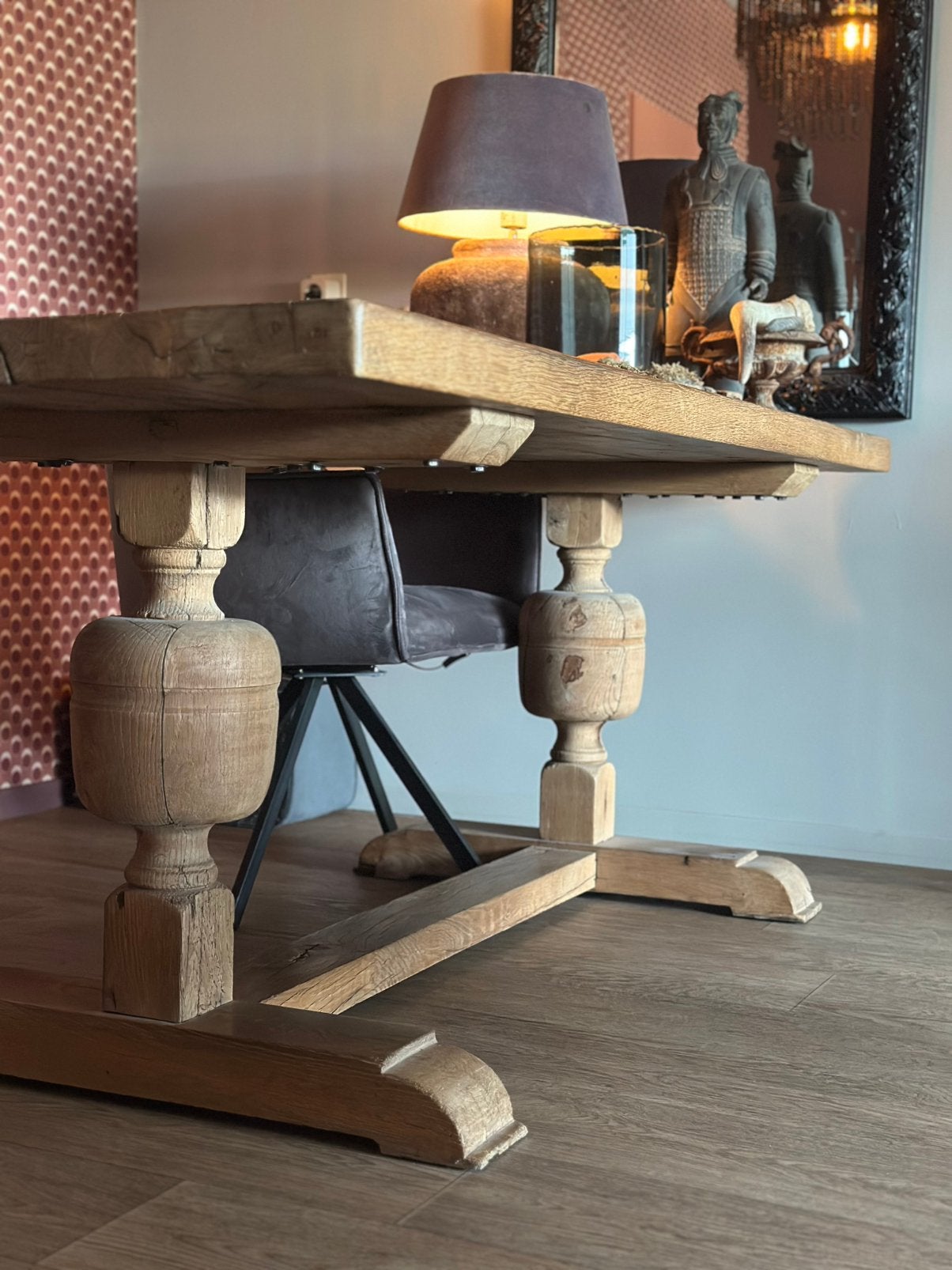 Foto 4 van Prachtige doorleefde kloostertafel