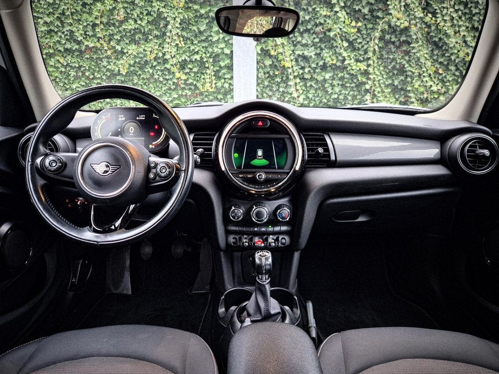 Mini Mini 1.5 Cooper Business Edition Digidash met Mini Next, Voorwielaandrijving, Gebruikt, Euro 6, 1165 kg