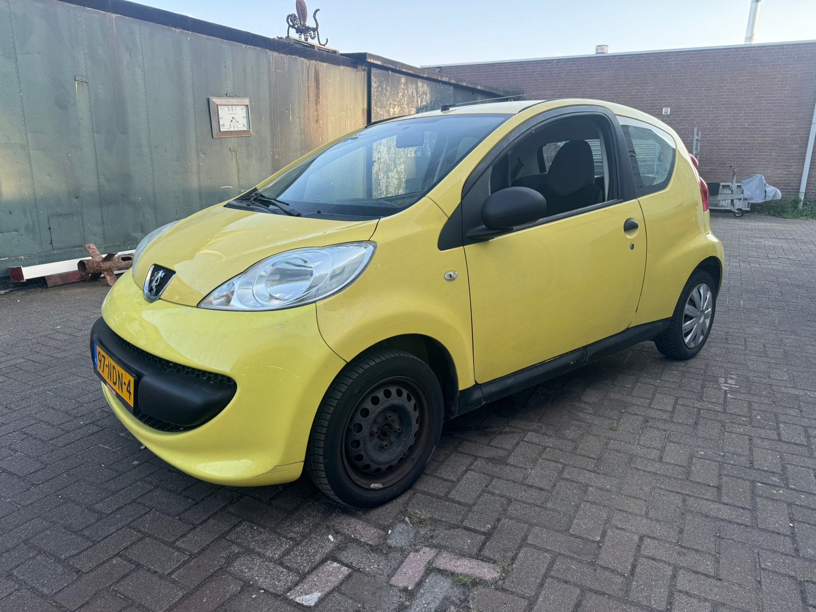 Peugeot 107 | Nieuwe APK | Nieuwe Uitlaat & Accu | Zuinig!, Auto's, Voorwielaandrijving, 4 stoelen, 68 pk, Geel