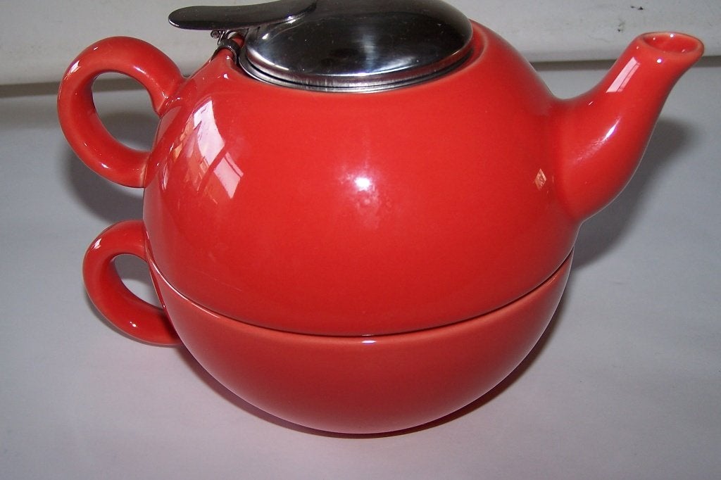 Rode theepot met theekopje - the-for-one set., Keramiek, Ophalen of Verzenden, Zo goed als nieuw, Theepot