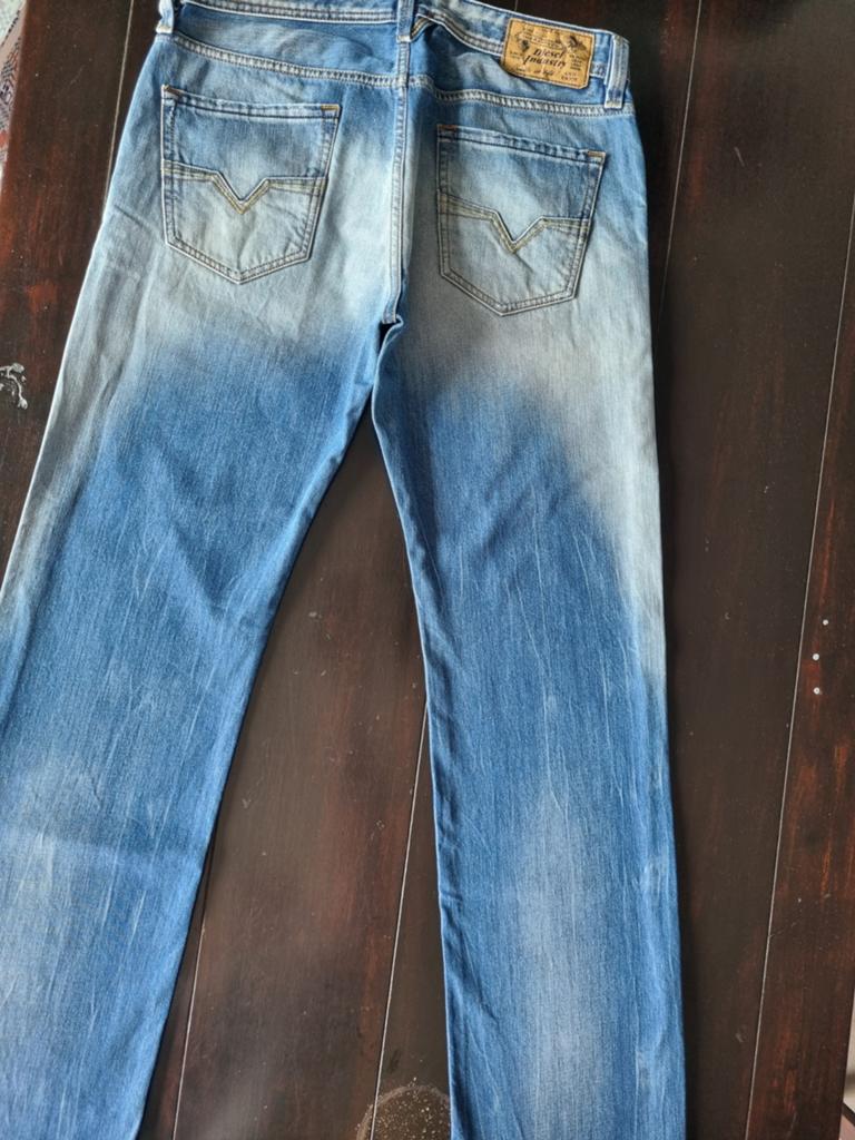 ZGAN CLASSIC DIESEL LARKEE REGULAR STRAIGHT JEANS SIZE 33/34, Diesel, Blauw, Ophalen of Verzenden, Zo goed als nieuw