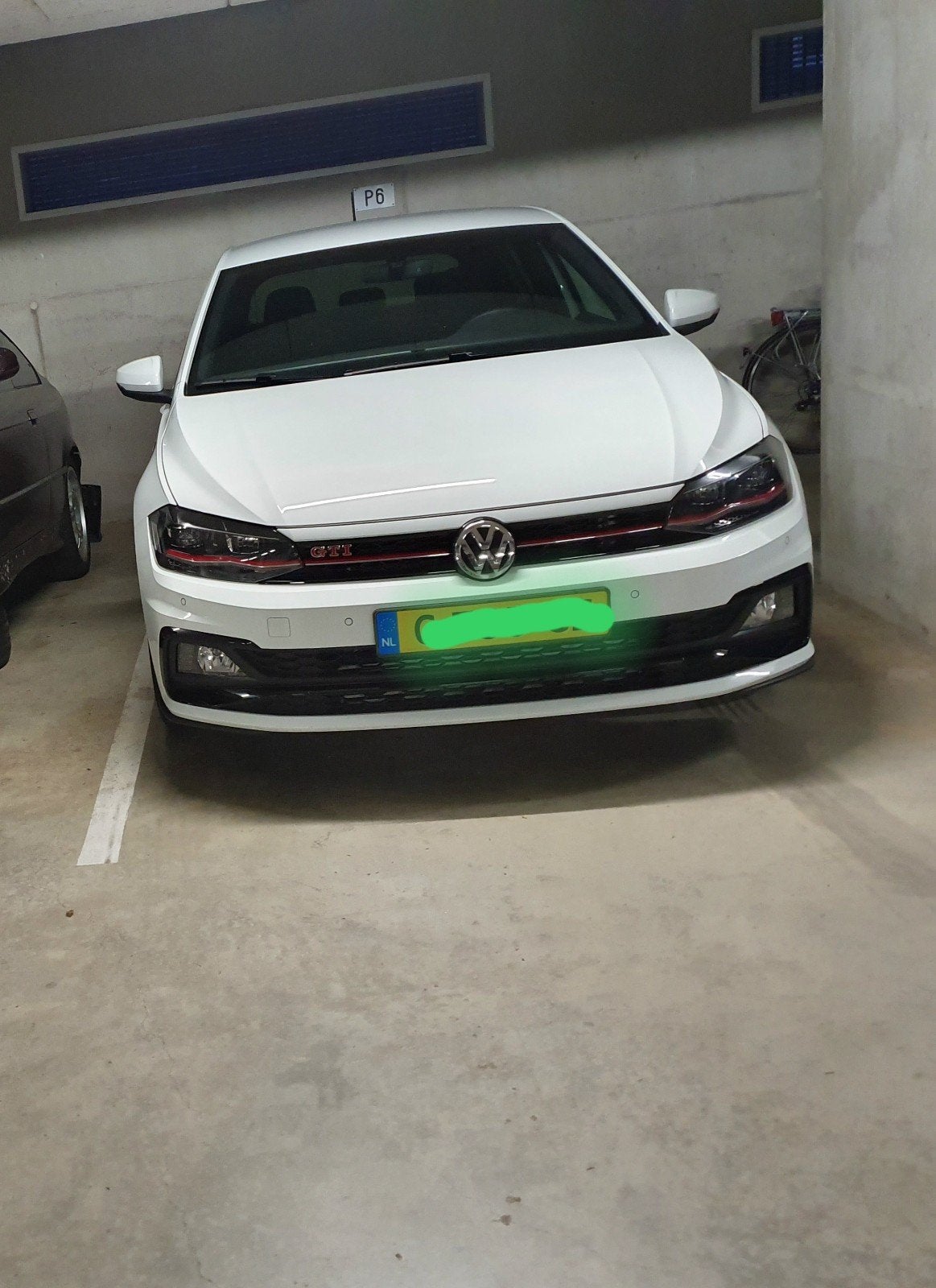 Overdekte parkeerplaats Breda.