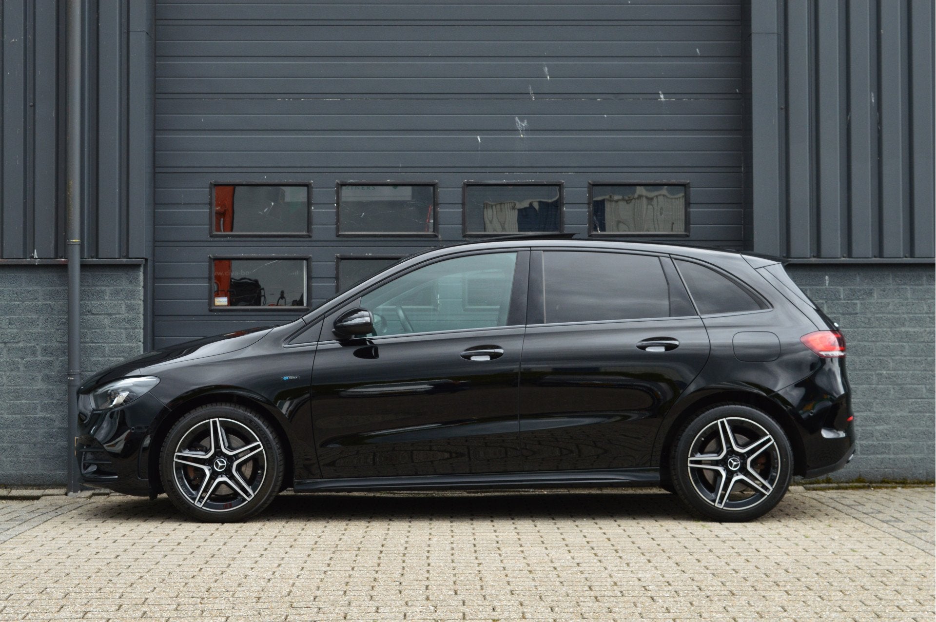 Mercedes-Benz B-Klasse 250 e Business Solution AMG | PANO |, Auto's, Mercedes-Benz, Gebruikt, 4 cilinders, Met garantie (alle)