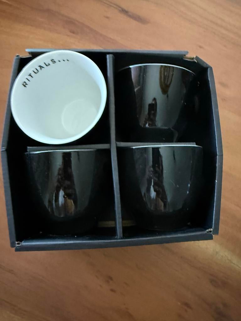 Nieuw 6 Rituals zwarte mokjes/schaaltjes zwart wit, Keramiek, Nieuw, Ophalen of Verzenden, Effen