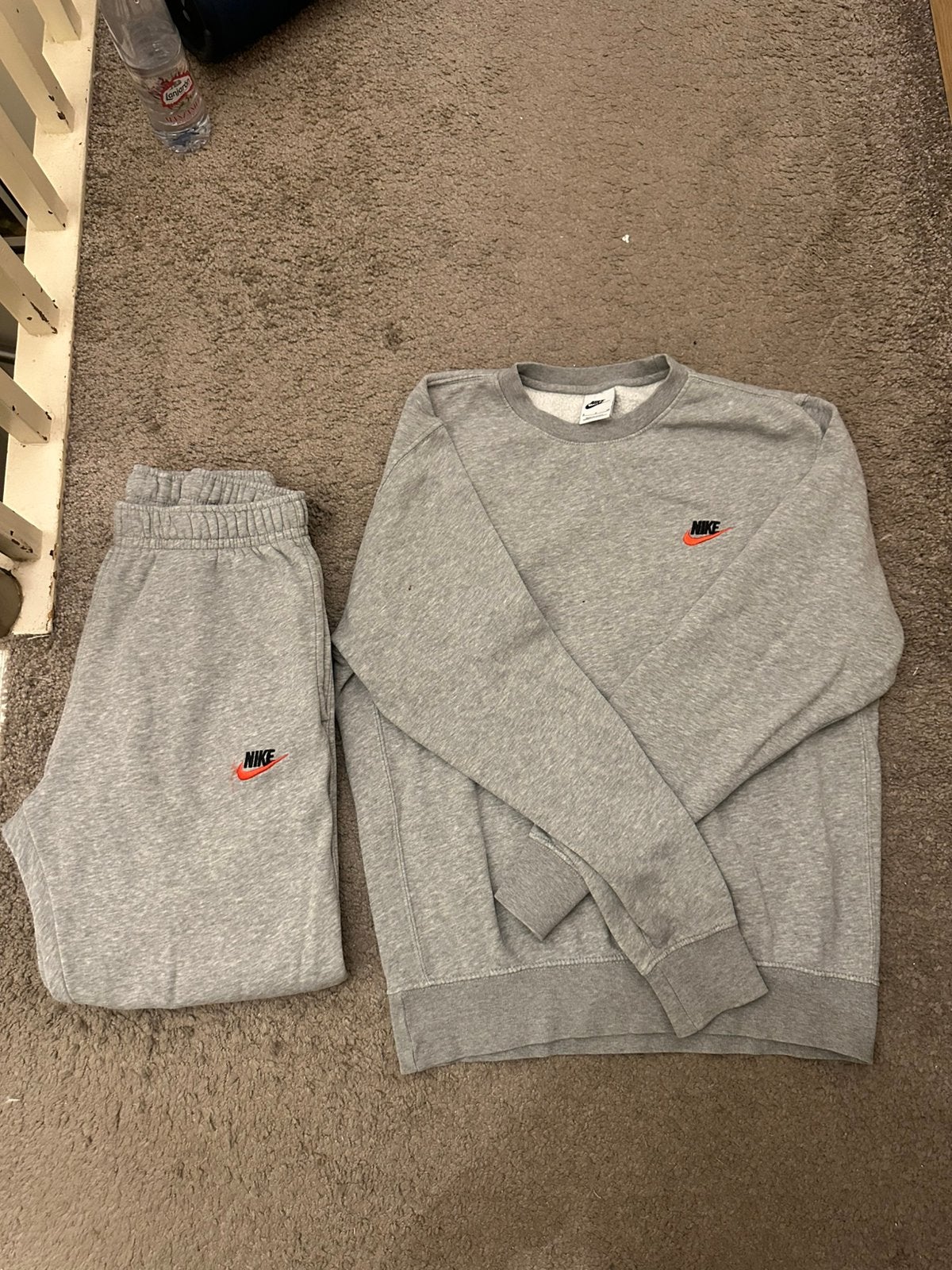 Nike setje grijs, Kleding | Heren, Truien en Vesten, Ophalen, Zo goed als nieuw, Grijs