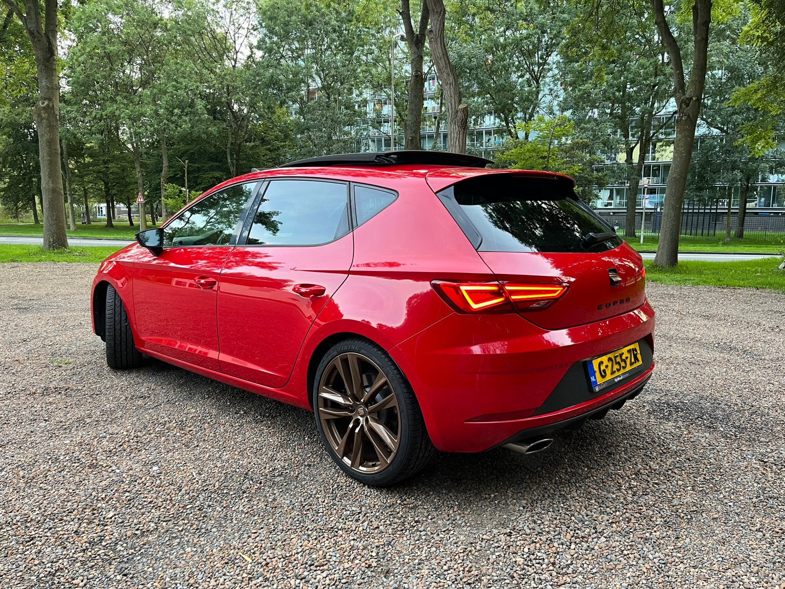 SEAT LEON CUPRA 2.0 TSI 375 PK ULTIMATE EDITION ORGINEEL NL, Auto's, Dealer onderhouden, Leon, Bedrijf, Hatchback