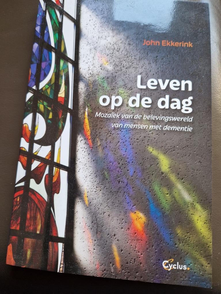 John Ekkerink - Leven op de dag, John Ekkerink, Sociale wetenschap, Ophalen of Verzenden, Zo goed als nieuw