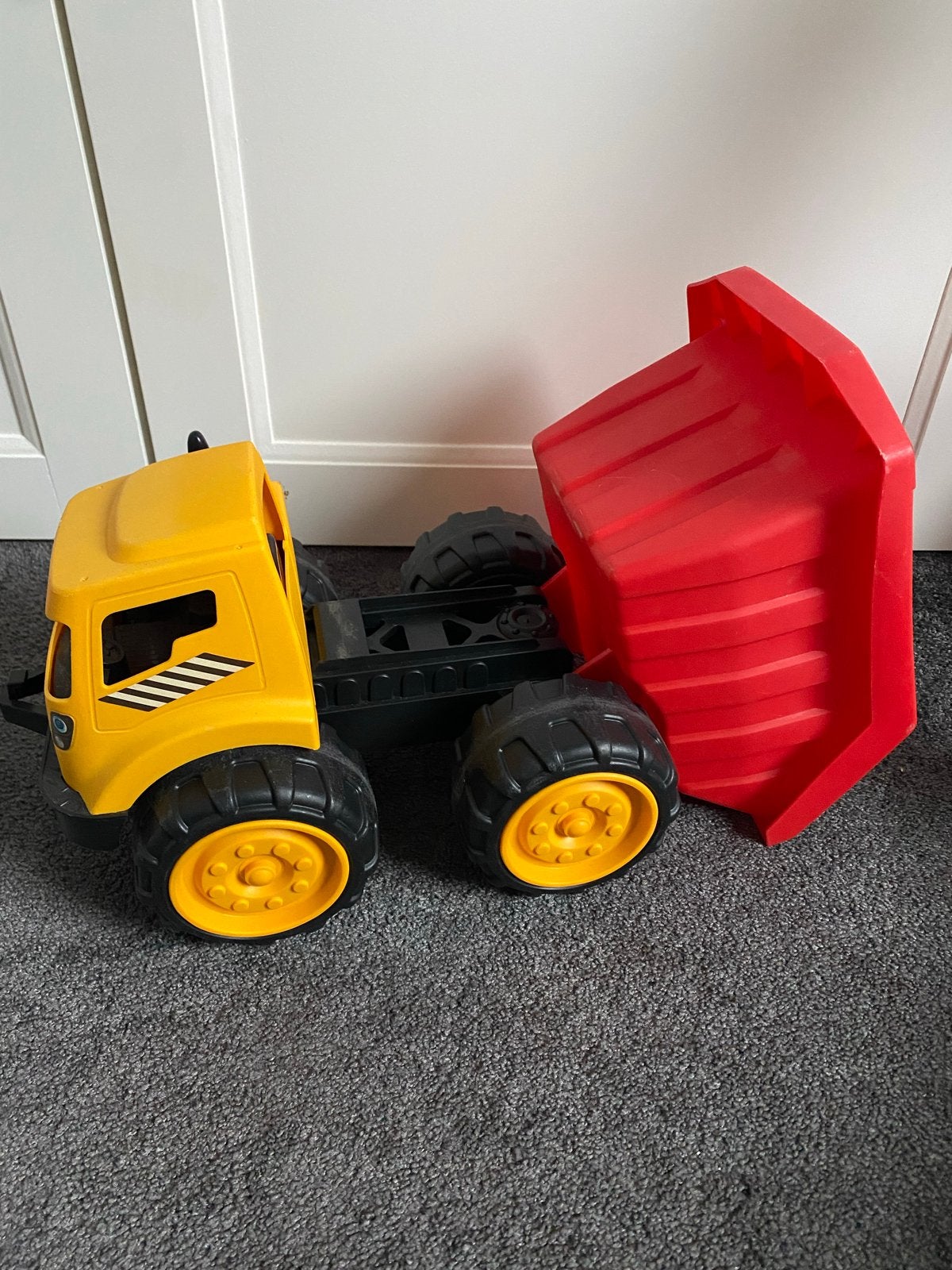 Grote speelgoed kiepwagen - Geel/Rood.Nieuwstaat, Kinderen en Baby's, Ophalen of Verzenden, Nieuw