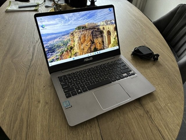 Asus zenbook 14 inch laptop  UX410U, 2 tot 3 Ghz, 8 GB, 14 inch, Ophalen of Verzenden