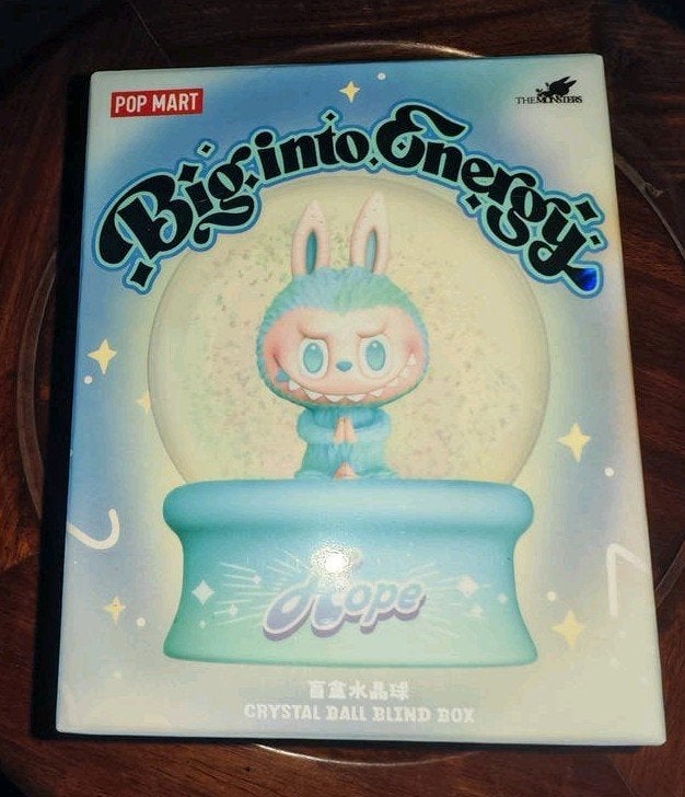 Origineel Labubu "Big Into Energy" Glitterbol sneeuwbol LED, Verzamelen, Poppetjes en Figuurtjes, Nieuw, Ophalen of Verzenden