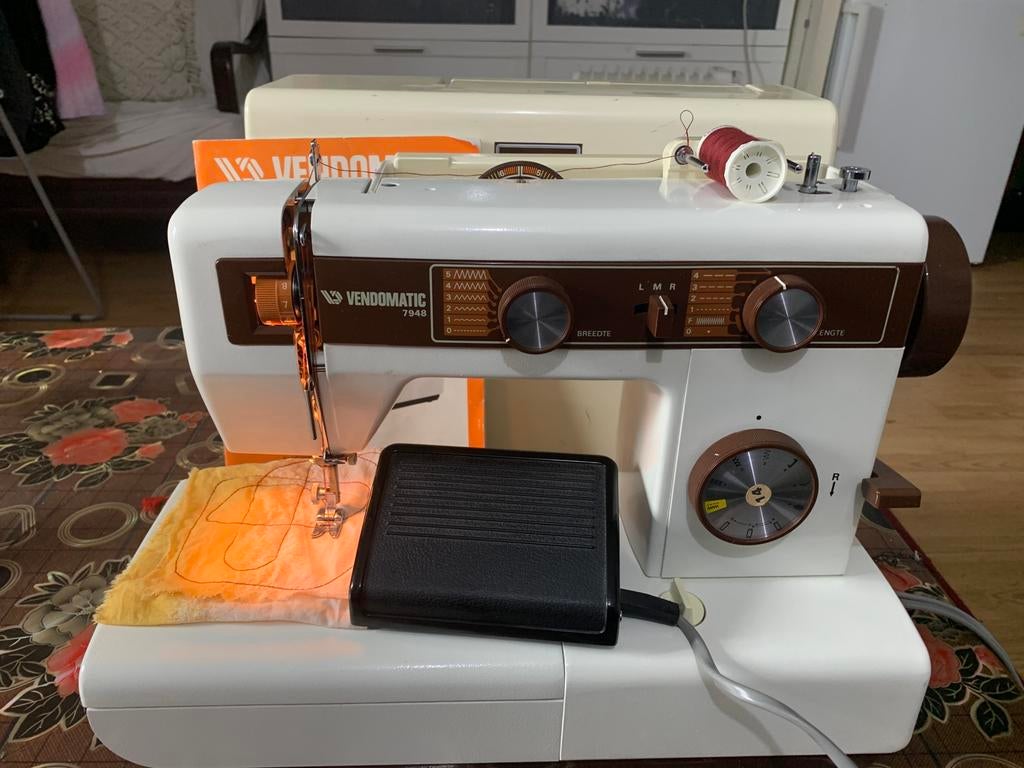 Naaimachine VENDOMATIC, model: 7948, Hobby en Vrije tijd, Naaimachines en Toebehoren, Ophalen of Verzenden, Gebruikt, Naaimachine