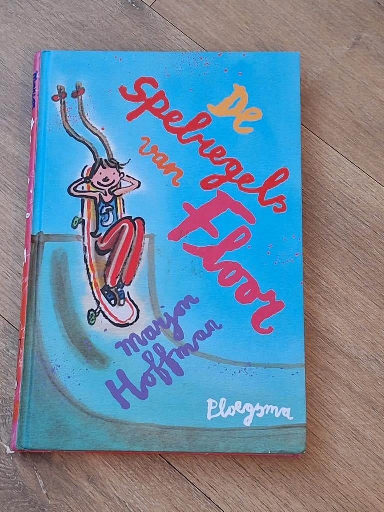 Boek: De spelregels van Floor z.g.a.n., Ophalen of Verzenden, Zo goed als nieuw, Marjon Hoffman, Fictie algemeen