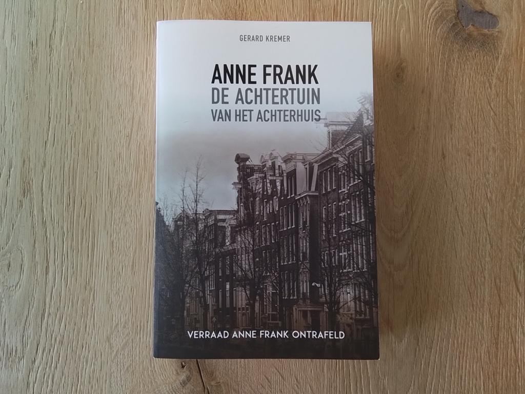 1x gelezen anne frank de achtertuin van het achterhuis, Boeken, Oorlog en Militair, Ophalen of Verzenden, Tweede Wereldoorlog