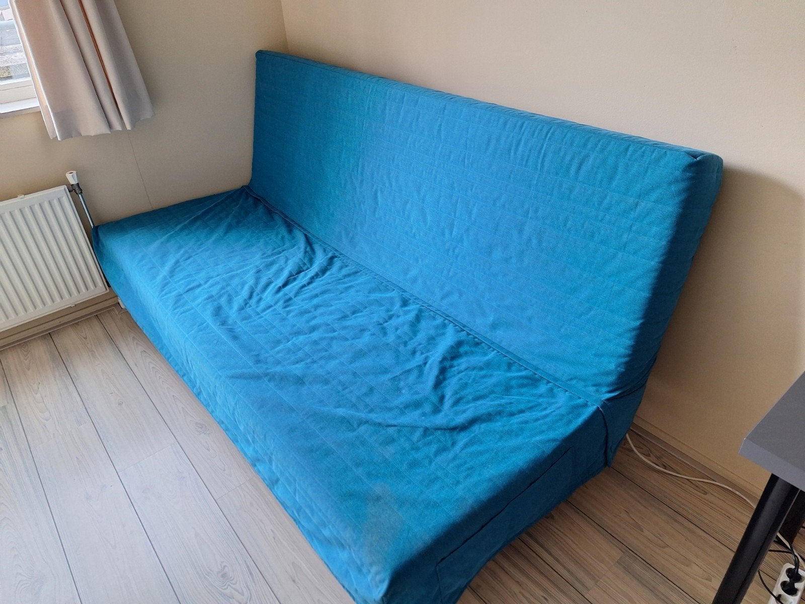 IKEA BEDDINGE slaapbank met blauwe hoes, Huis en Inrichting, Slaapkamer | Slaapbanken, Ophalen, Gebruikt, Tweepersoons, 140 cm