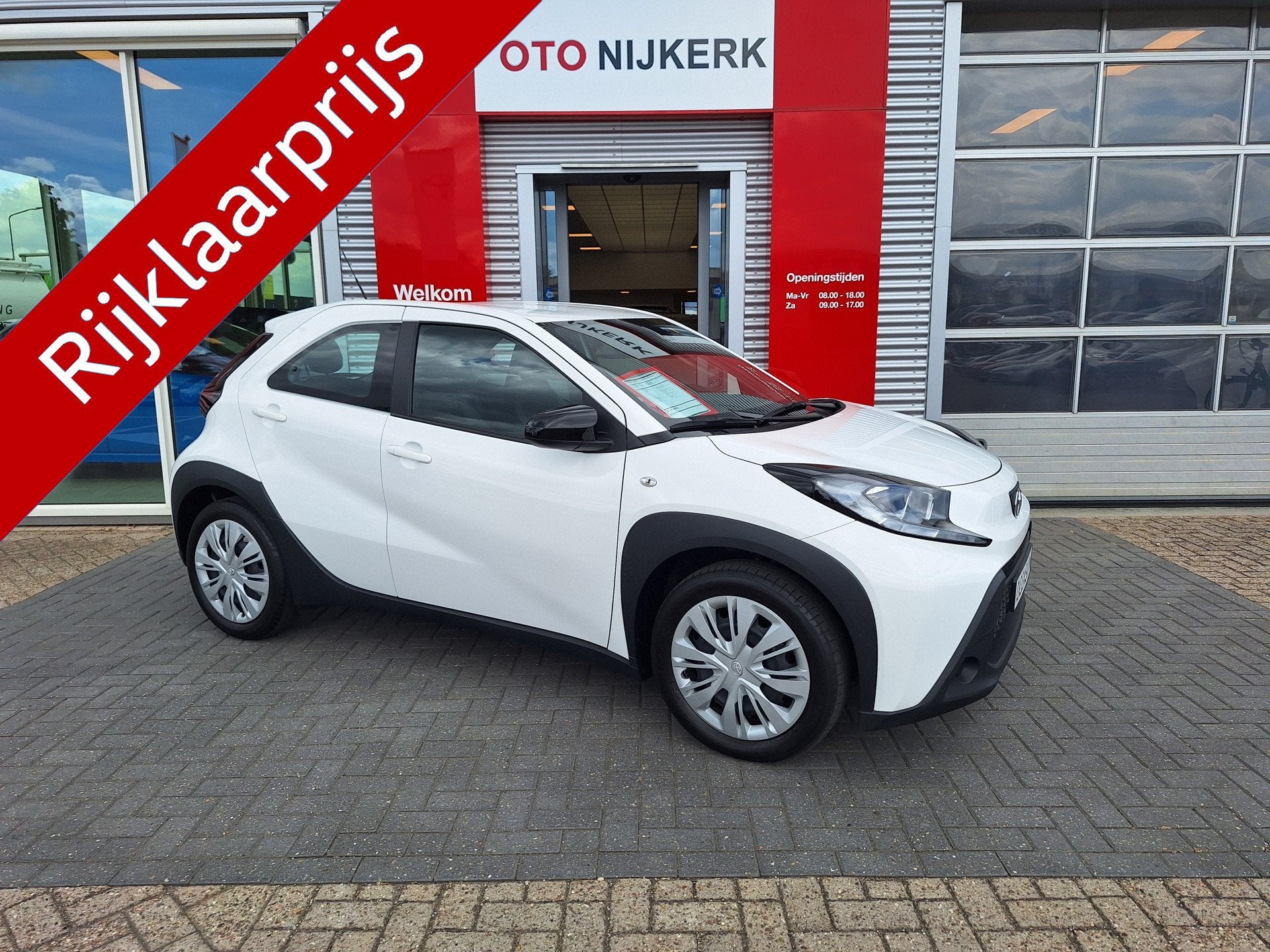 Toyota Aygo X 1.0 VVT-i MT Play (bj 2024), Auto's, 12 maanden, Stof, Gebruikt, Euro 6