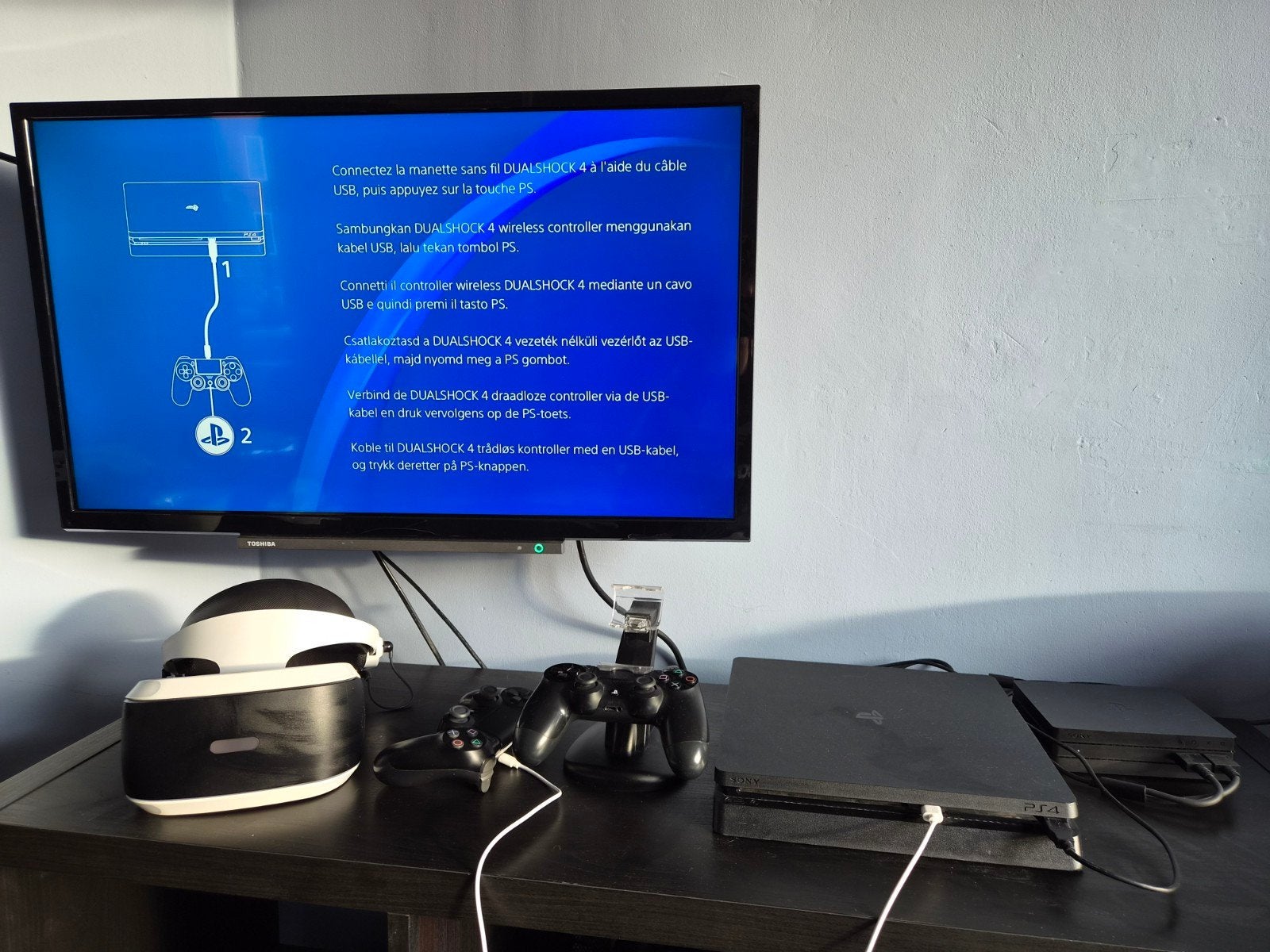 PlayStation 4 Slim 500GB met VR-headset en 6 games, Spelcomputers en Games, Ophalen, Met 2 controllers, Slim, 500 GB