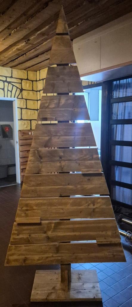 Steigerhouten kerstboom, Ophalen, Gebruikt