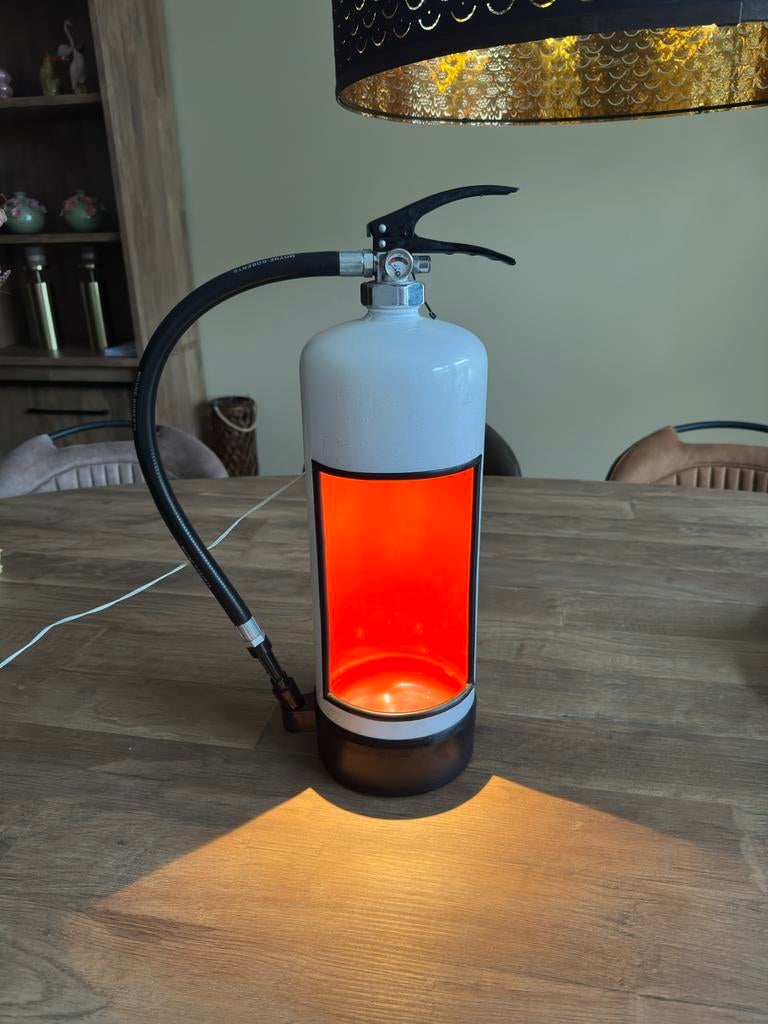 Unieke Zelfgemaakte Brandblusser Lamp - Industriële Stijl, Huis en Inrichting, Lampen | Overige, Ophalen, Zo goed als nieuw