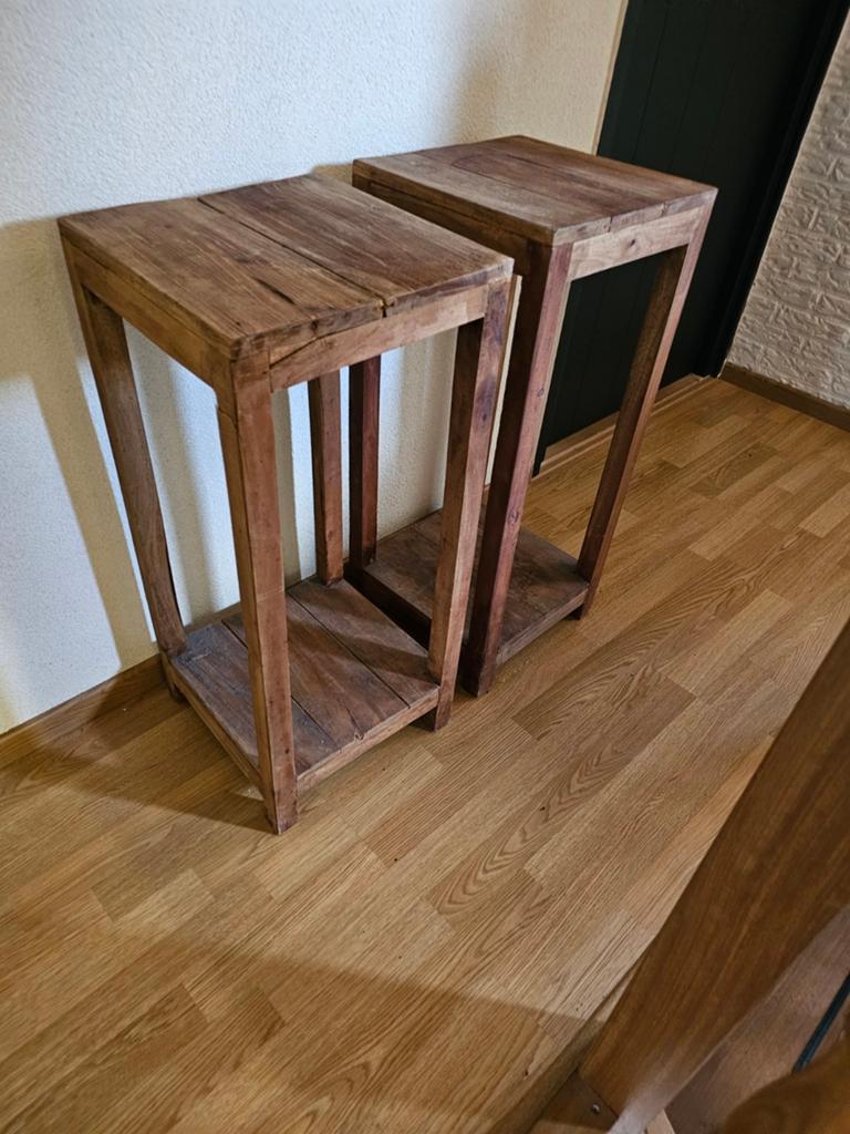 2 houten planten zuilen. Landelijk,  sober, stoer, Ophalen, Gebruikt