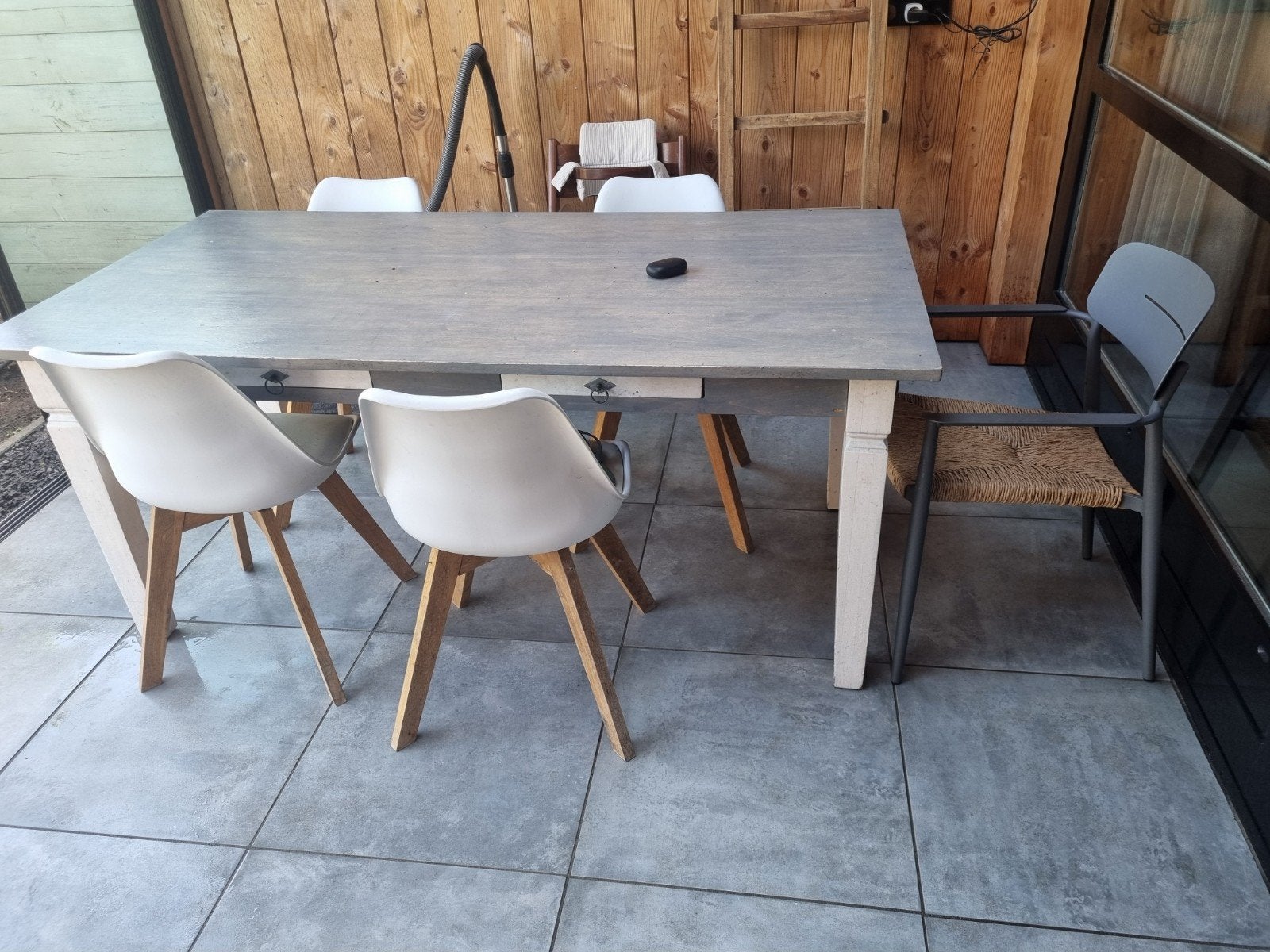 Eettafel met 4 stoelen - Grijs/Wit, Ophalen, Gebruikt, Overige houtsoorten, 100 tot 150 cm
