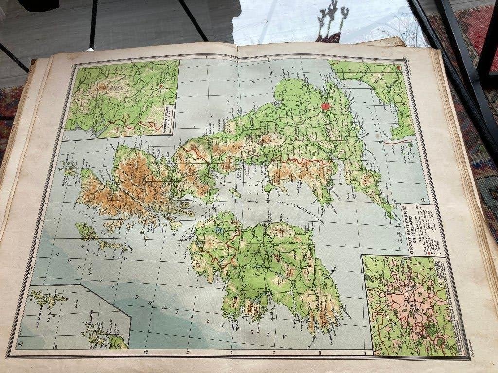 P.R. BOS J.F. Niermeyer Atlas Der Gehele Aarde Wolters boek, Gelezen, Bosatlas, Ophalen of Verzenden, 1800 tot 2000