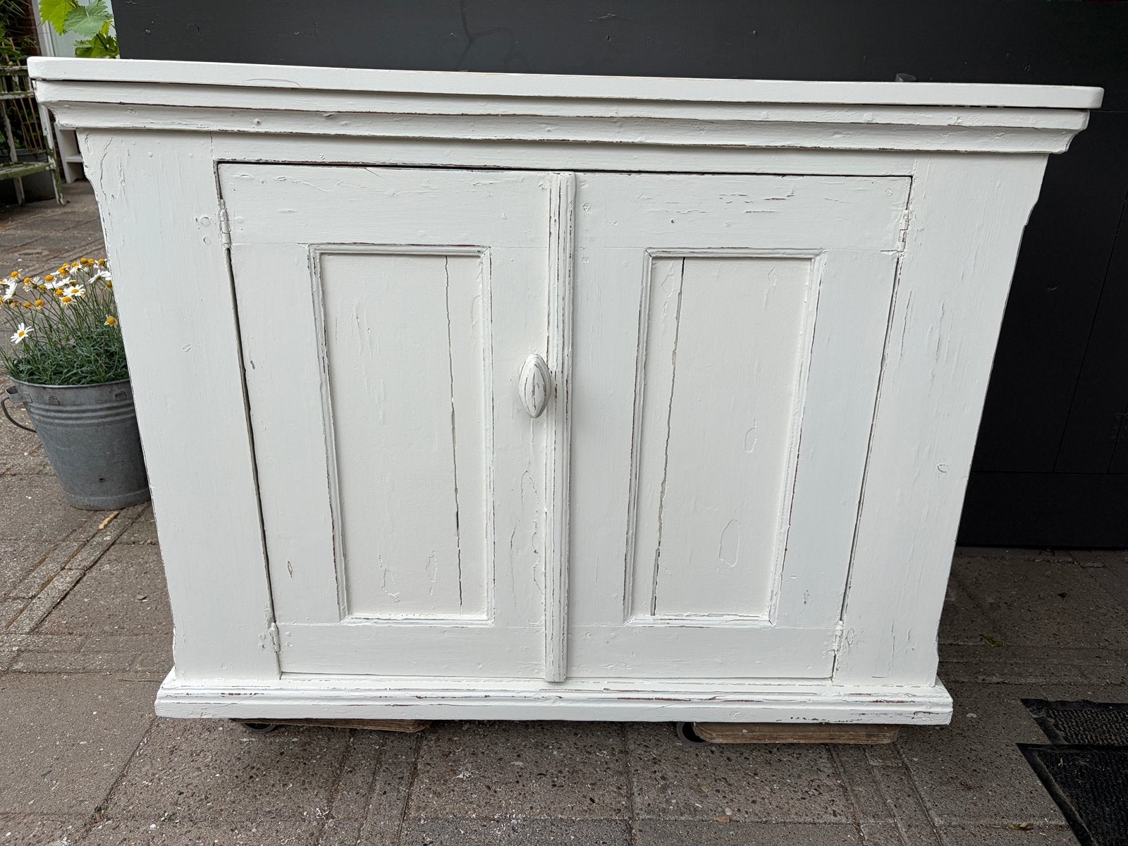 Brocante kast, Ophalen