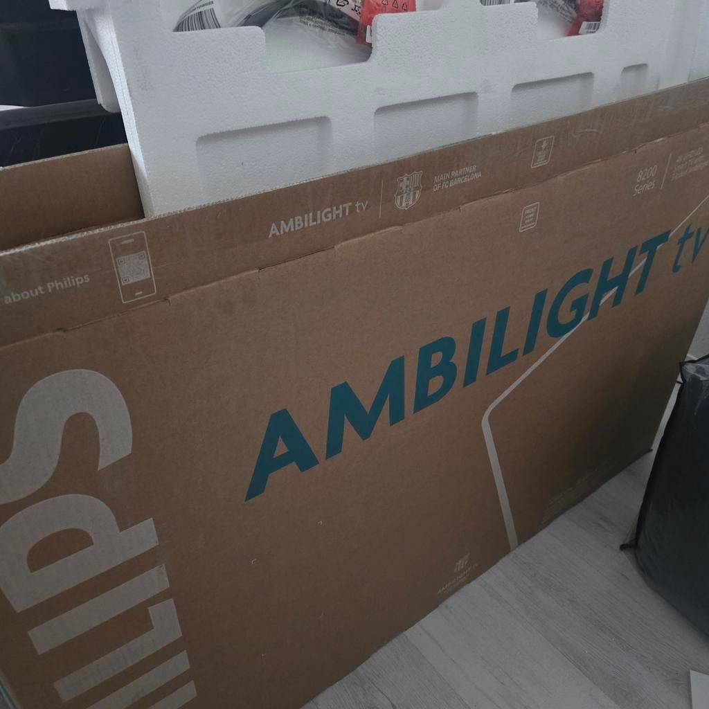 Philips ambilight tv. 139 cm ,,  nieuw in doos, Ophalen of Verzenden, Nieuw