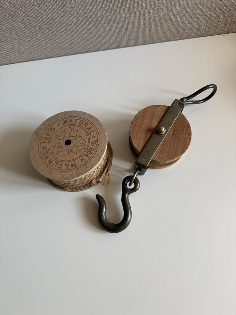 Decoratieve katrol en touwspoel, Ophalen of Verzenden, Zo goed als nieuw