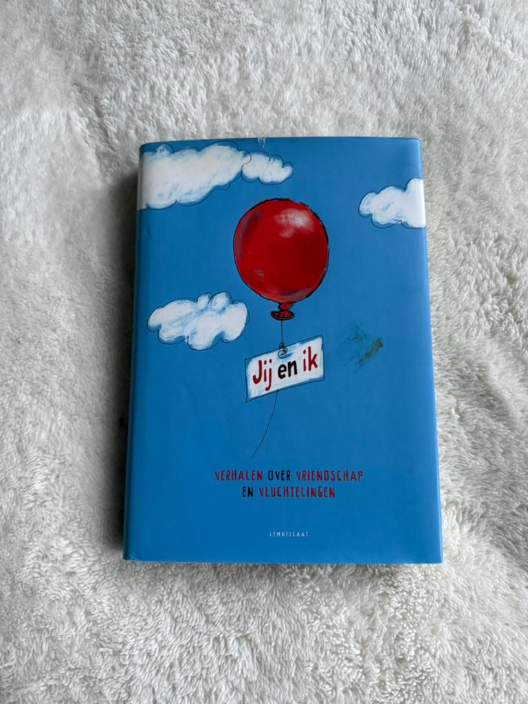 Boek jij en ik verhalen over vriendschap en vluchtelingen, Ophalen of Verzenden, Zo goed als nieuw