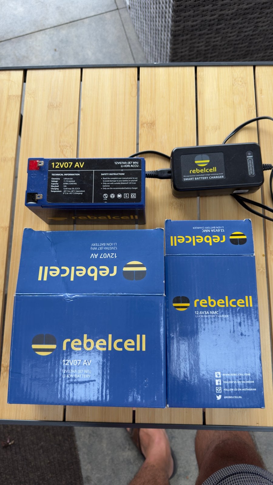 Rebelcell 12V07 AV Li-ion accu met lader, Audio, Tv en Foto, Accu's en Batterijen, Ophalen, Nieuw