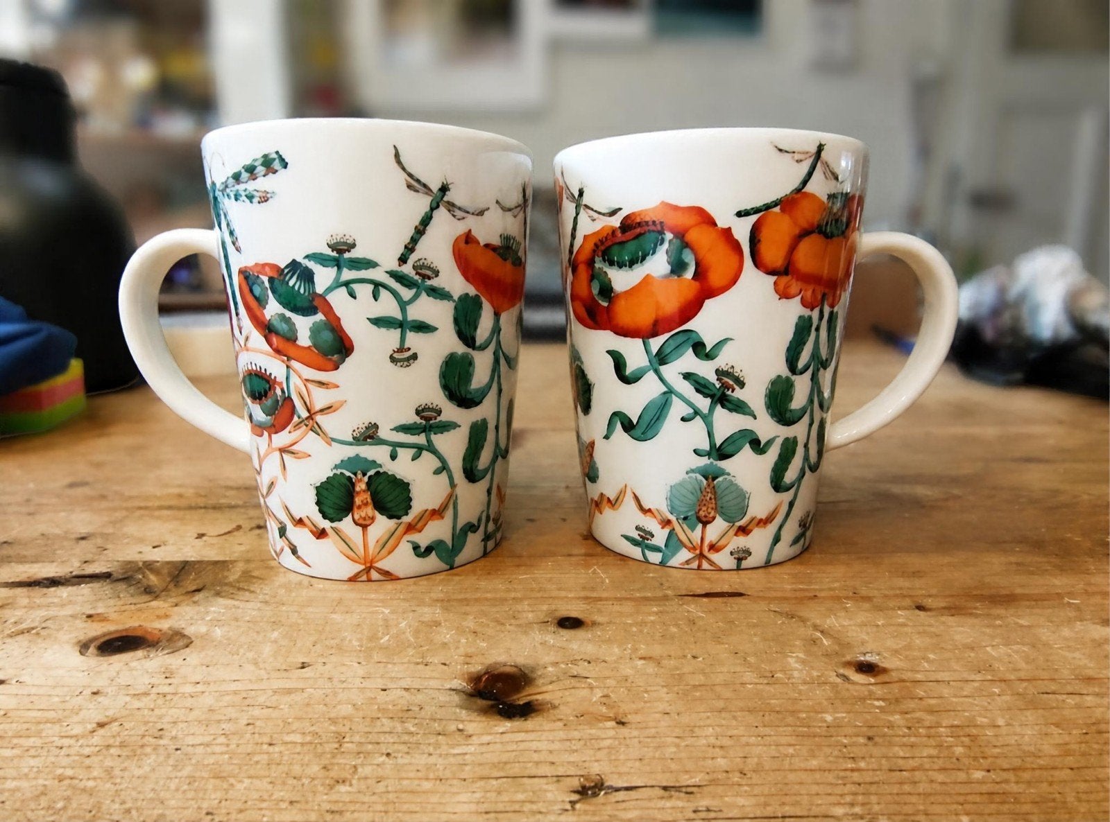 Prachtige set van 2 Iittala Korento mokken, Huis en Inrichting, Ophalen of Verzenden, Zo goed als nieuw, Overige stijlen, Kop(pen) en/of Schotel(s)