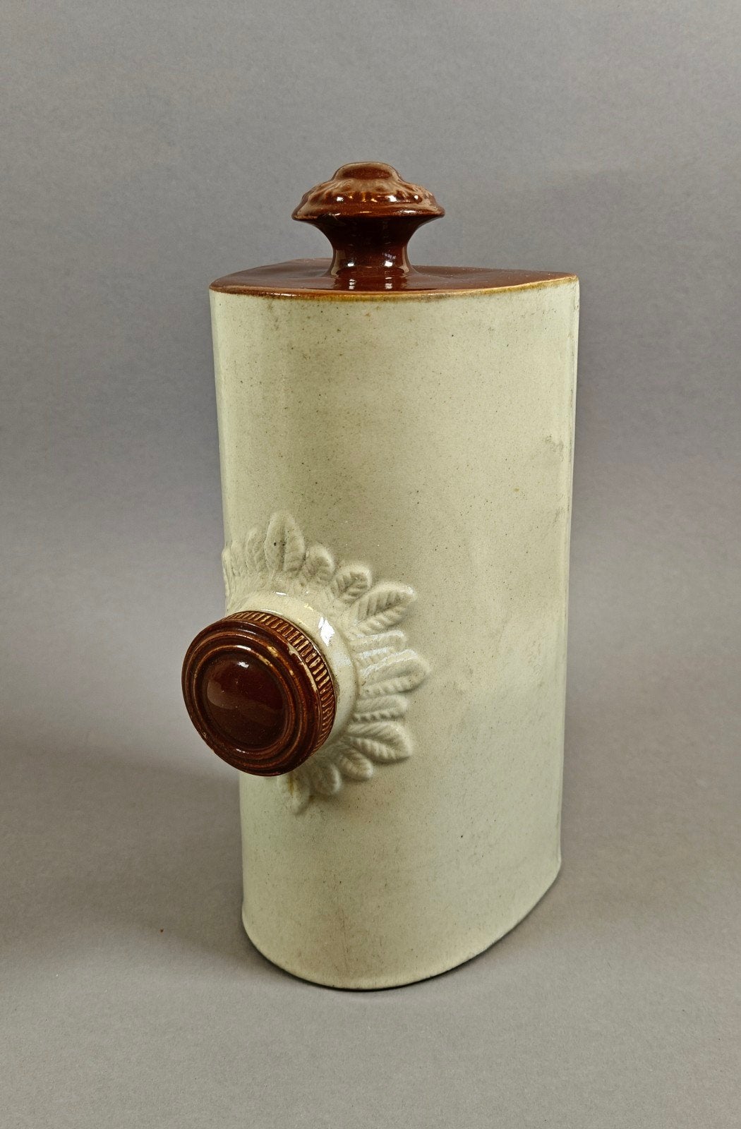 Bourne Denby England. Antieke steengoed kruik, voetenwarmer, Antiek en Kunst, Ophalen of Verzenden