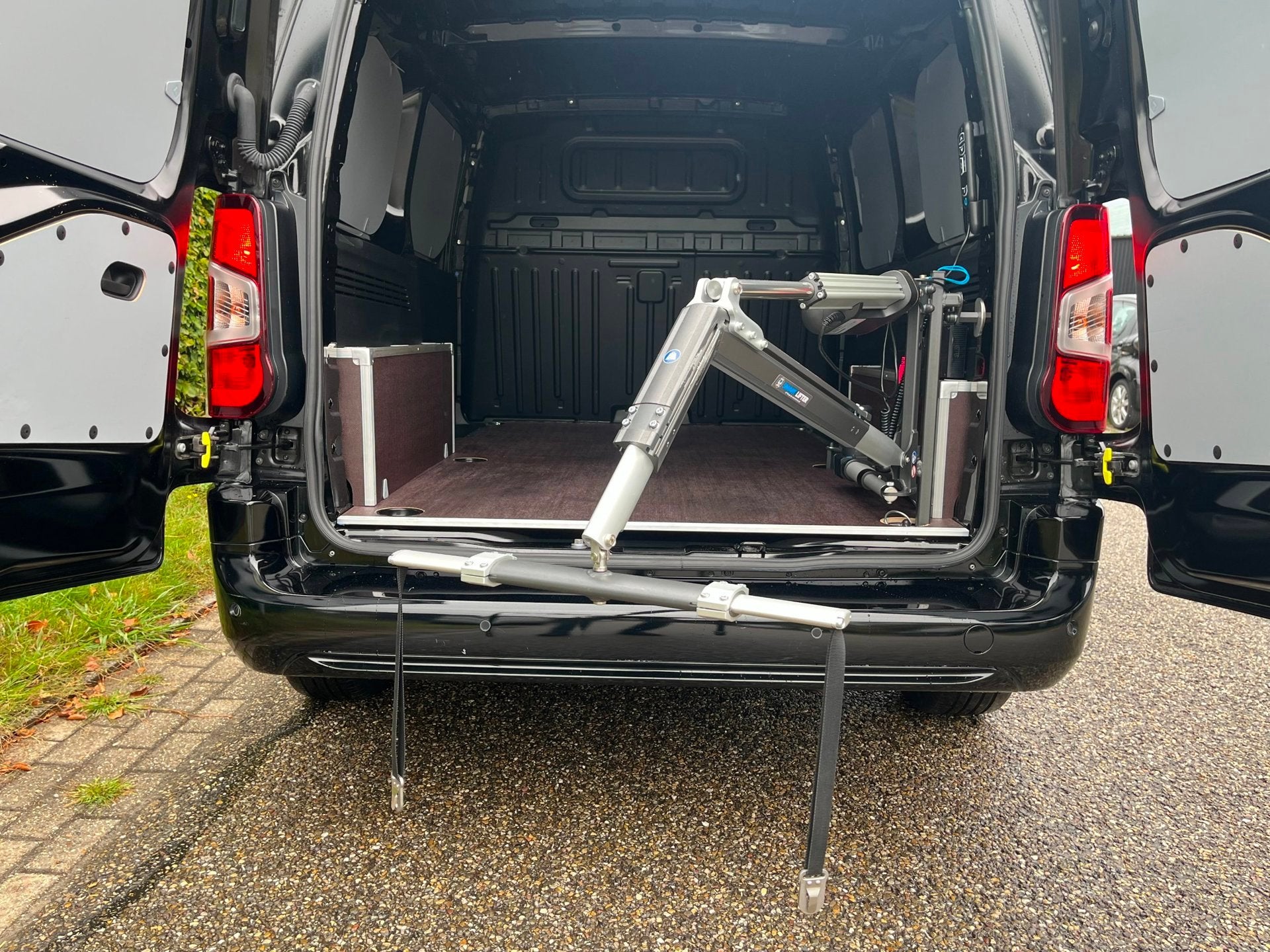 Peugeot Partner 1.5 BlueHDi 130 PK L2 Automaat | Smartlifter, Stof, Gebruikt, 4 cilinders, Zwart