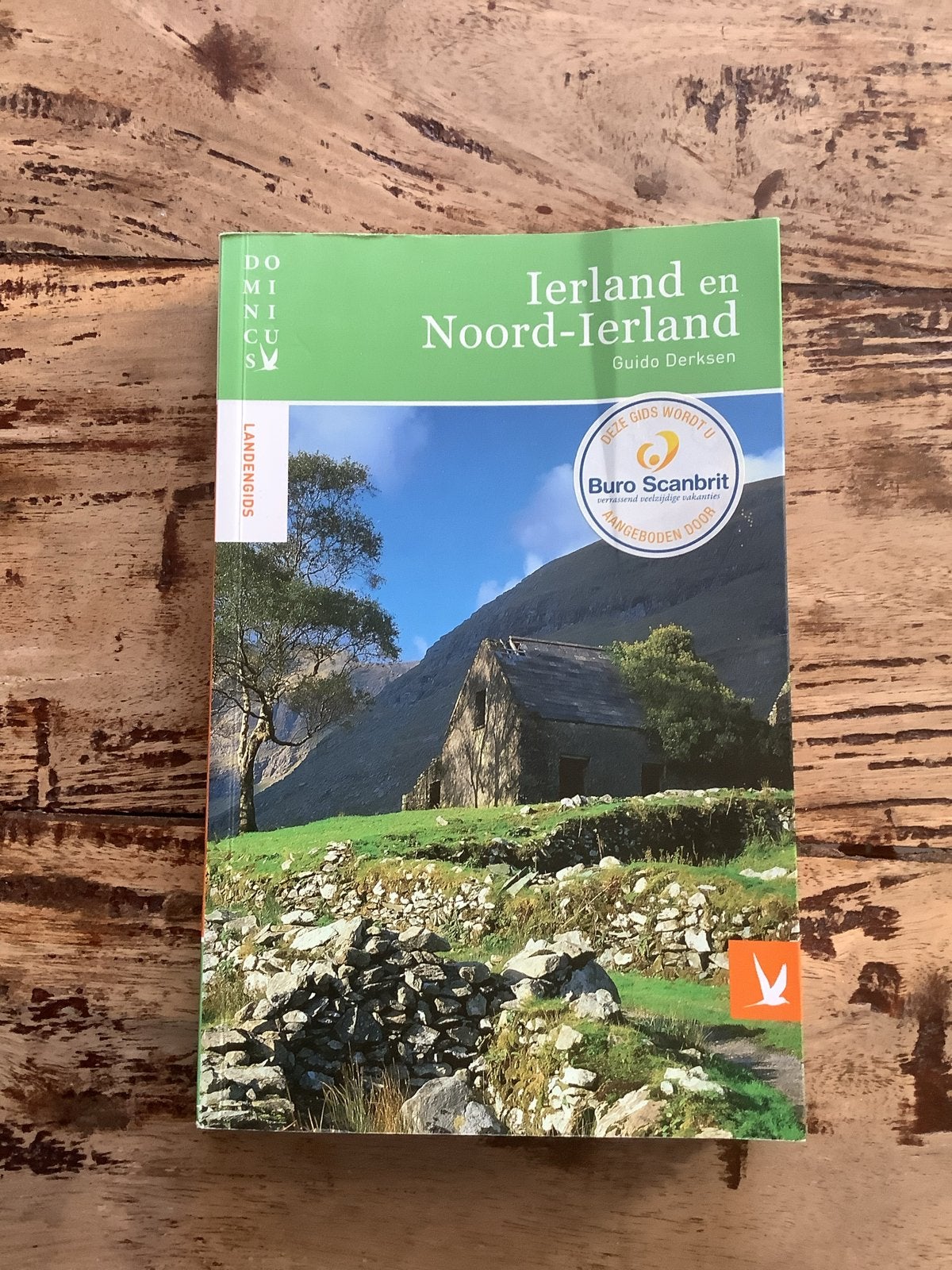 Dominicus Landengids Ierland en Noord-Ierland, Boeken, Europa, Ophalen of Verzenden, Reisgids of -boek, Gelezen